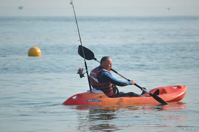 remando en kayak